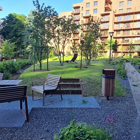 Zwirnovka - Brand New - 24-7 - Free Parking - Shopping Center Nivy - Main Bus Station Apartament